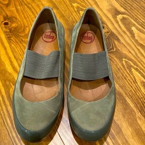 Sz 39, mossy green, Mary Jane style Fitflops